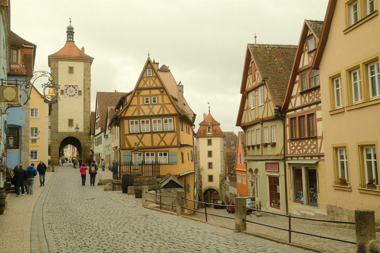 Cobbled lane and half-timbered houses at the Plönlein in Rothenburg ob der Tauber